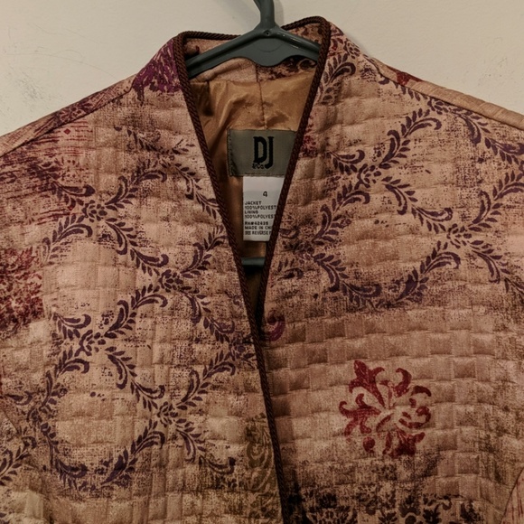 5/$30 DJ & Co Quilted Pattern Jacket Size 4 - Picture 2 of 5